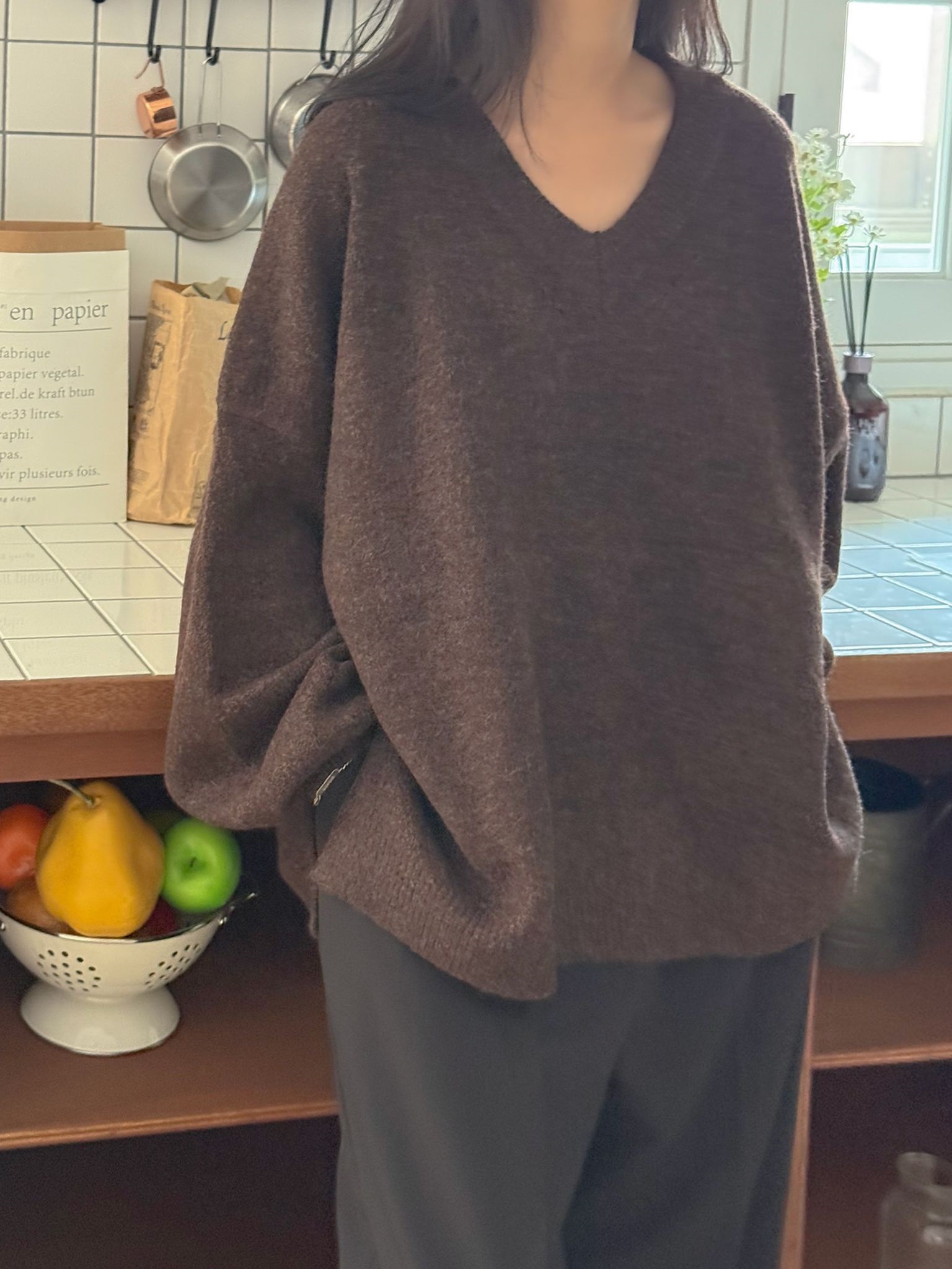 Vネックルーズ長袖ニット | 詳細画像4