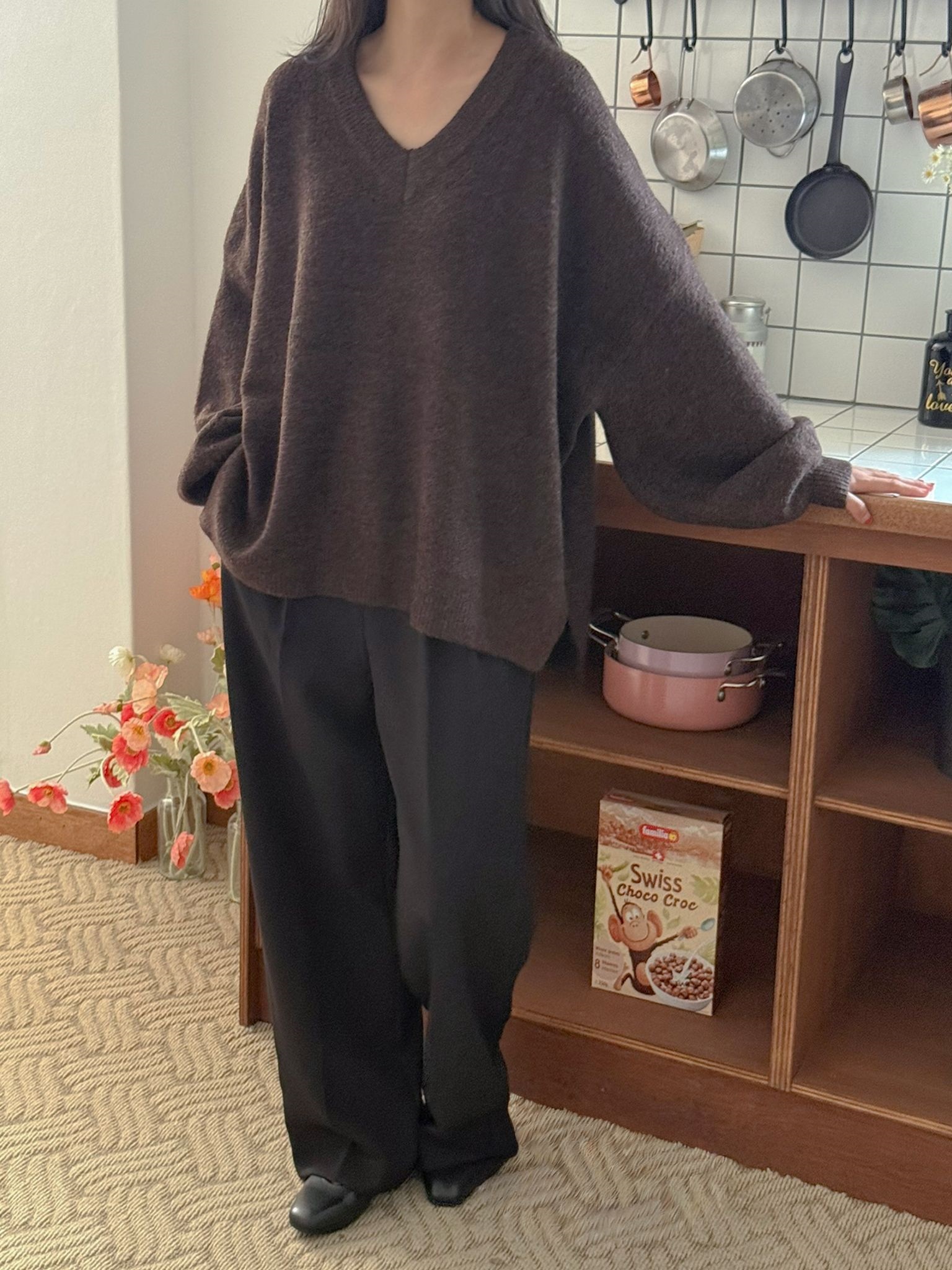 Vネックルーズ長袖ニット | 詳細画像16