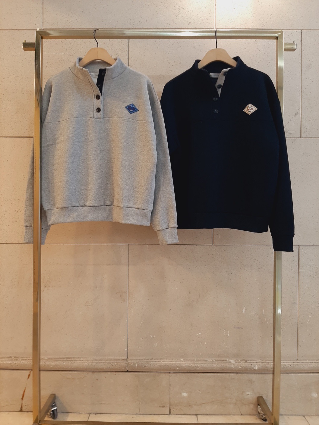 裏起毛コットンボタンハイネックルーズ長袖ロゴスウェット | 詳細画像11