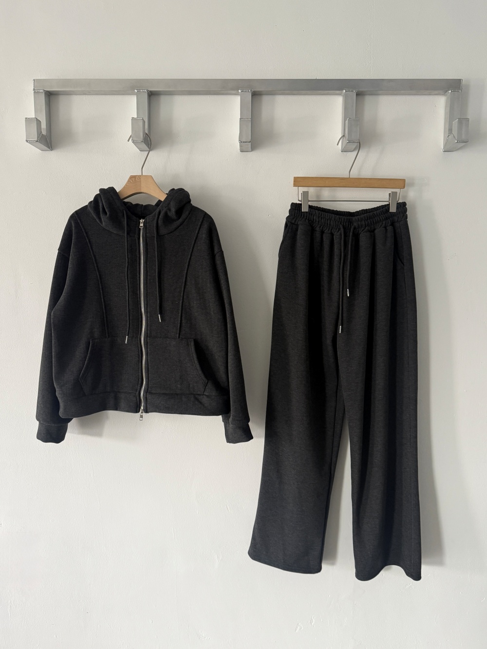 ファー裏地ハイネックフードウエストゴムワイドカンガルーポケットセットアップ | 詳細画像20