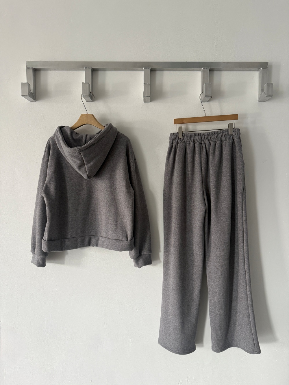 ファー裏地ハイネックフードウエストゴムワイドカンガルーポケットセットアップ | 詳細画像23