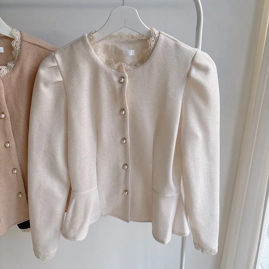 ニットレースアップパール調ボタンパフスリーブペプラムブラウス | mirangmirang | 詳細画像20