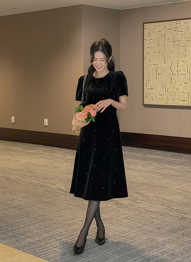 ベロアラウンドネックロング半袖Aラインスタッズミニワンピース2TYPE