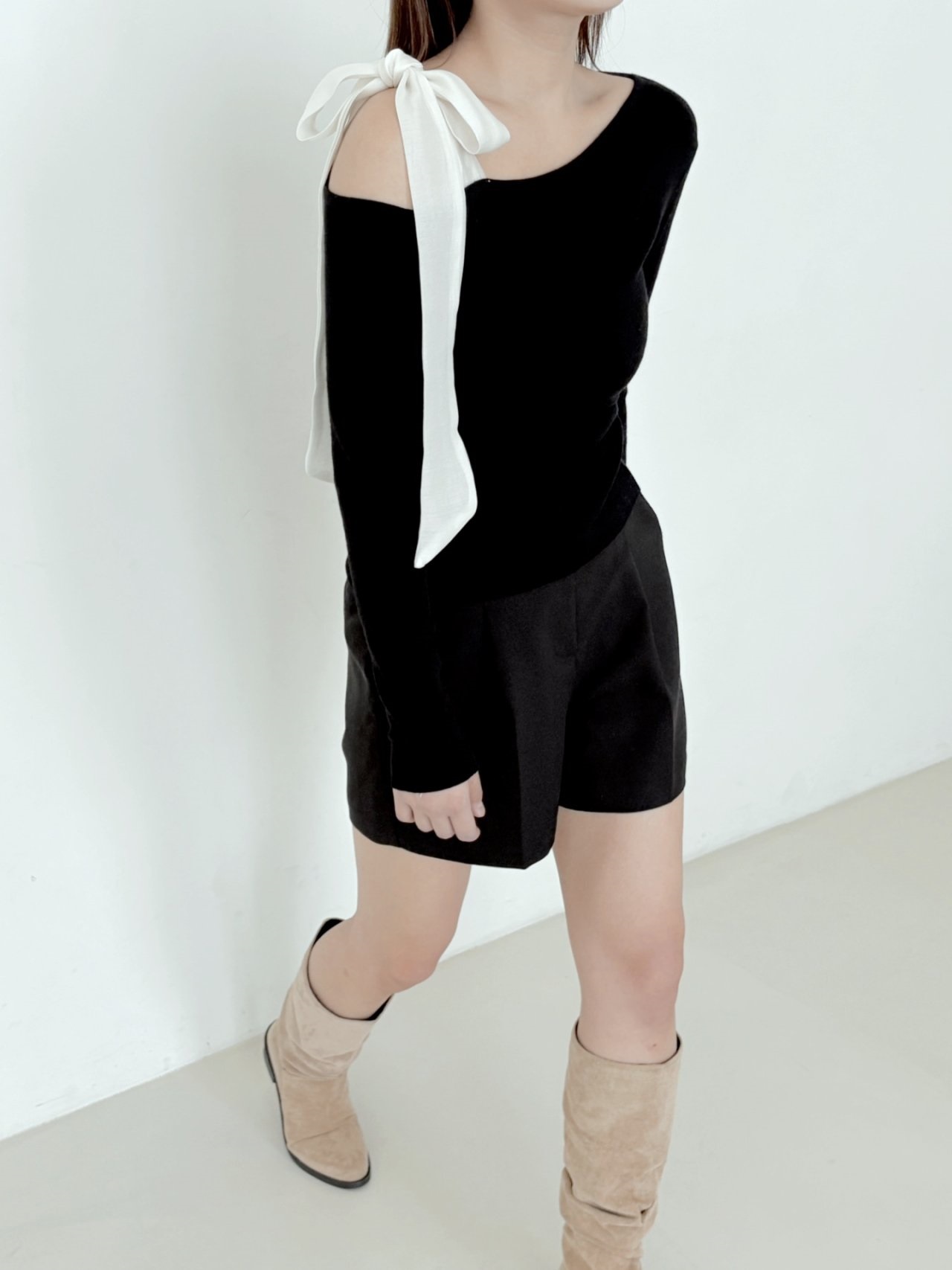 リボンオフショルダーシャーリングアンバランスニット | 詳細画像4