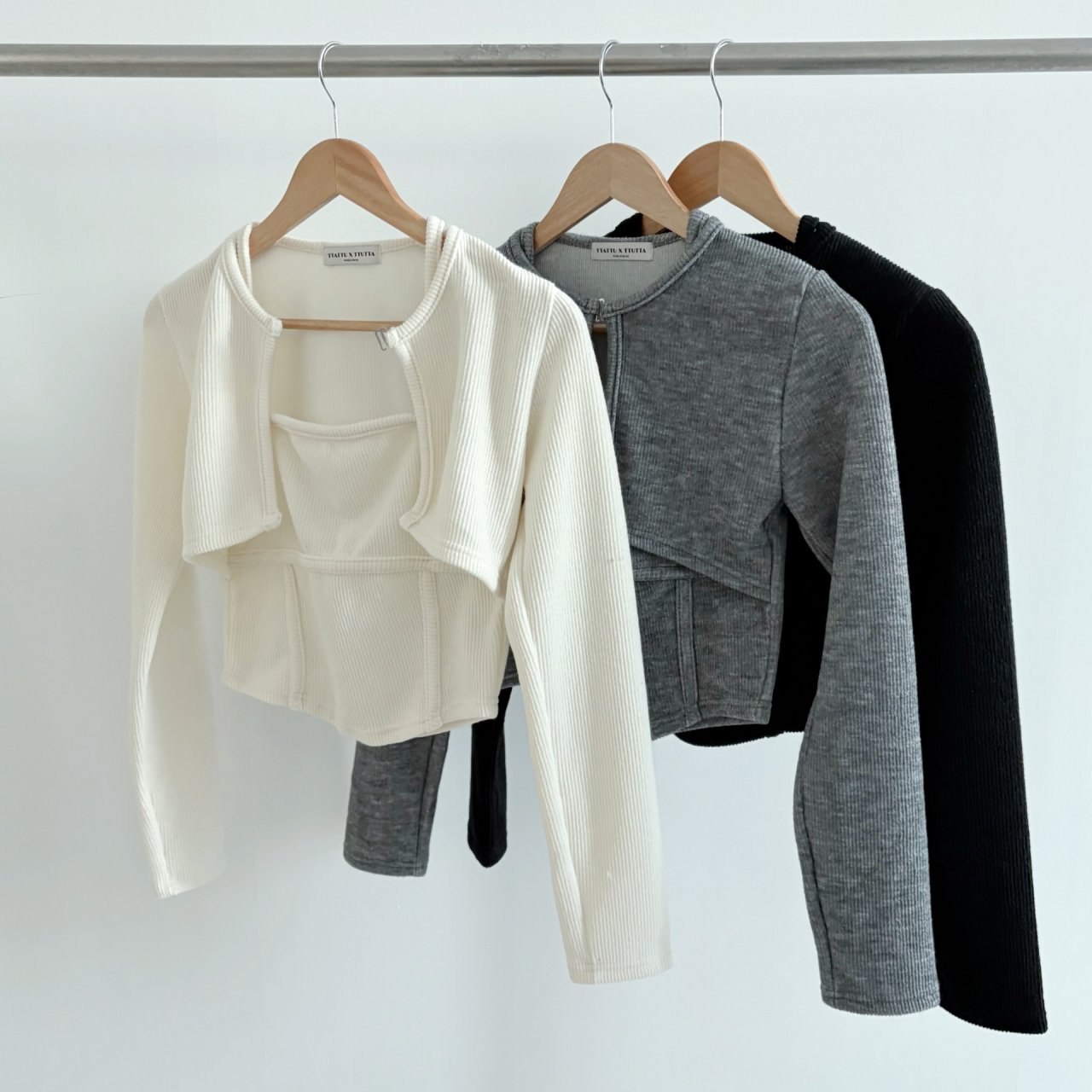 ラウンドネックレイヤード風ホックTシャツ | 詳細画像14