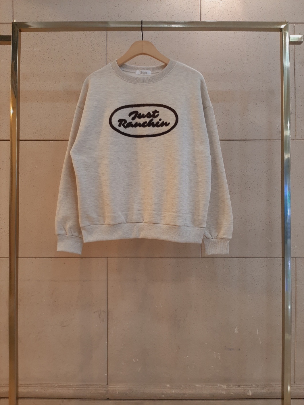 裏起毛ラウンドネックオーバーサイズ刺繍スウェット | 詳細画像10