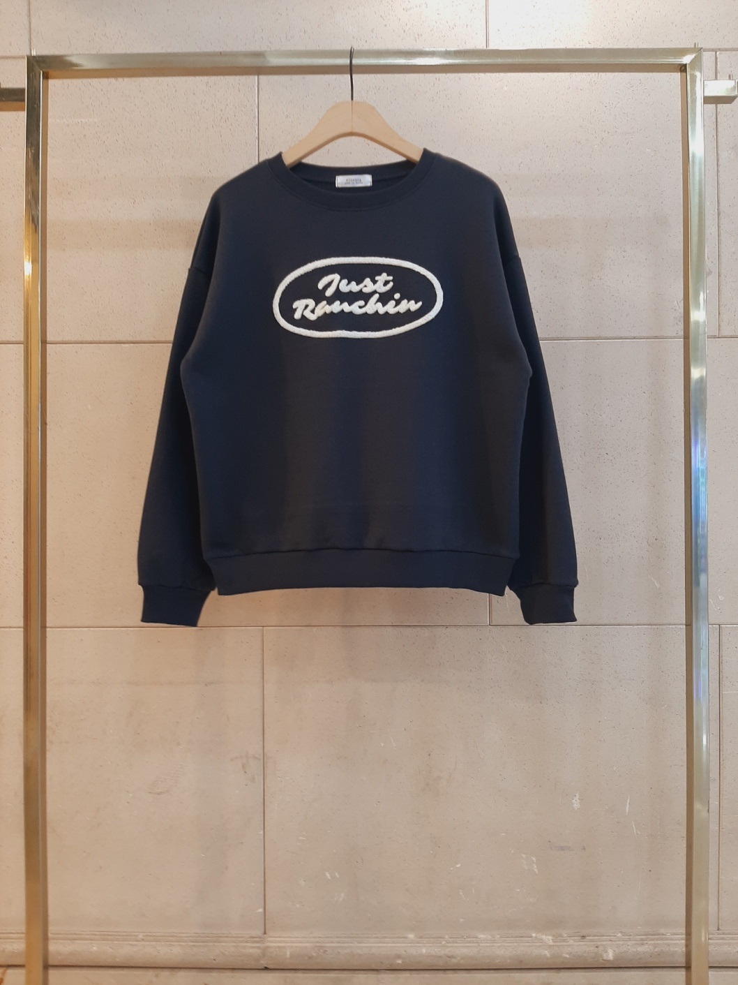 裏起毛ラウンドネックオーバーサイズ刺繍スウェット | 詳細画像9