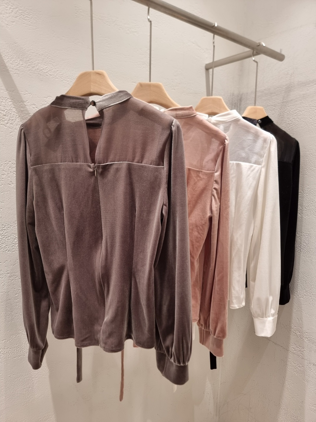 ベルベットシースルーコンビボウタイスリム長袖ギャザーブラウス | 詳細画像23