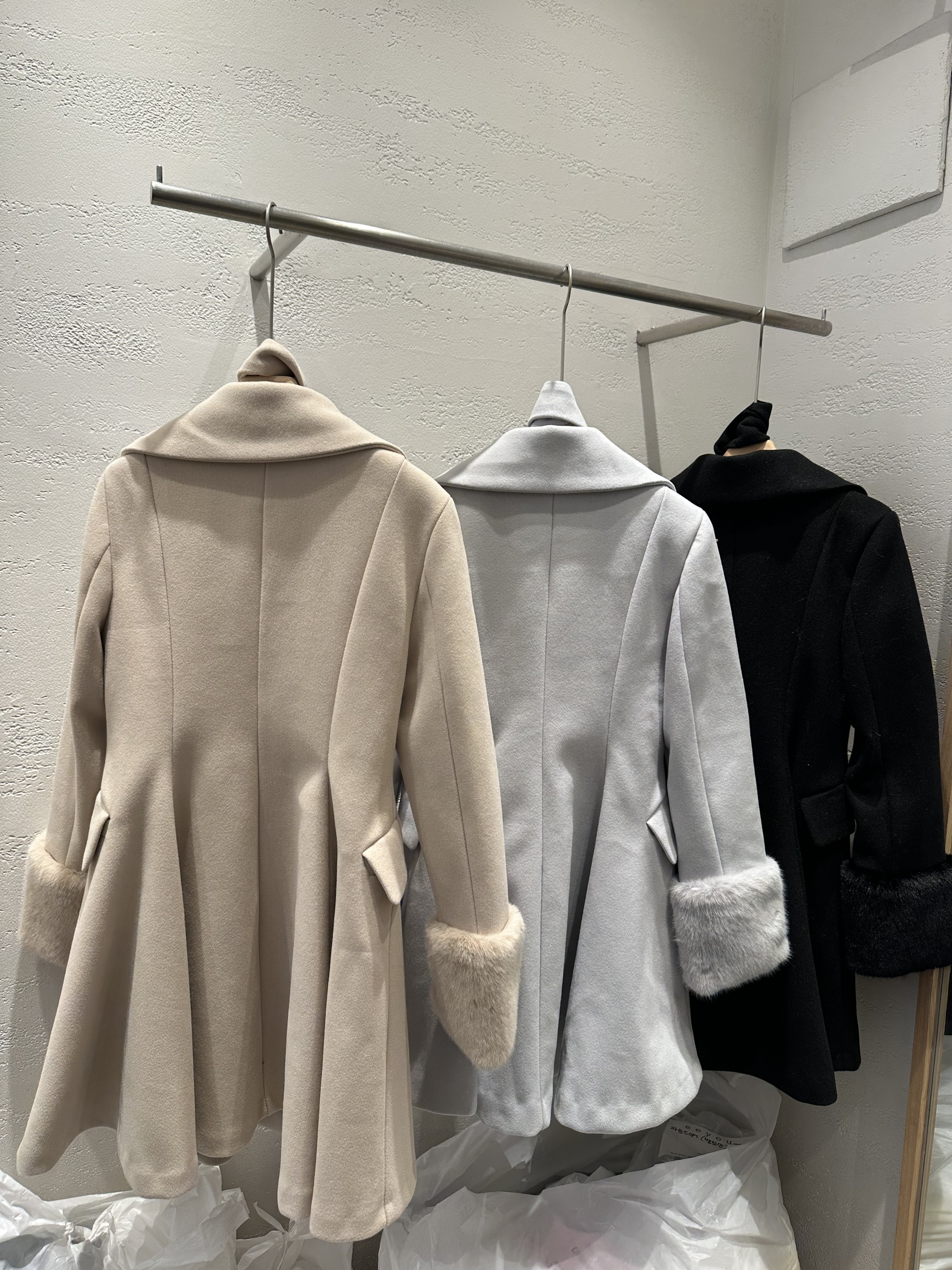 コンビエコファーボタンカラースリム長袖フレアミニコートベルト付 | 詳細画像23