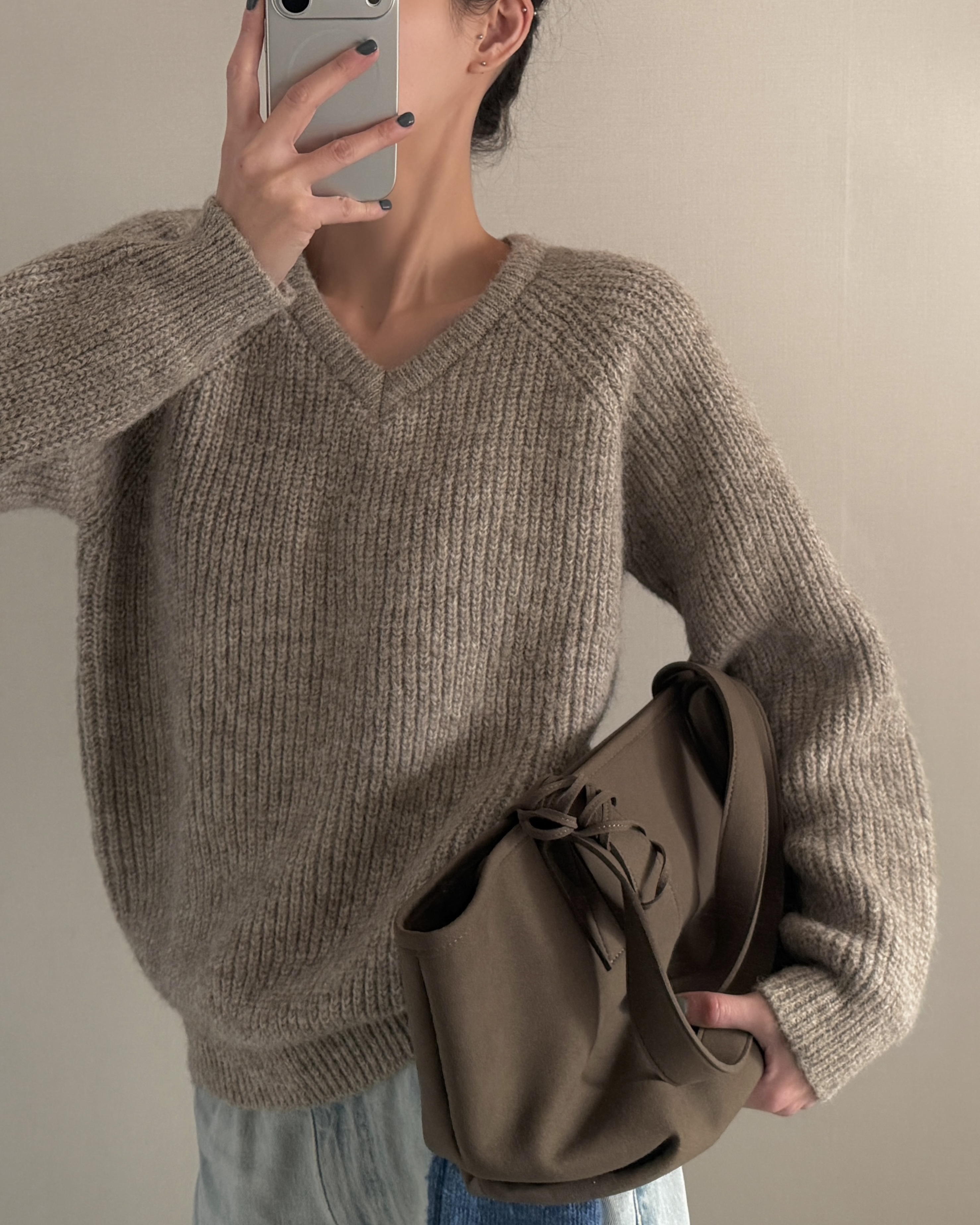 Vネックベーシック長袖ニット | 詳細画像4