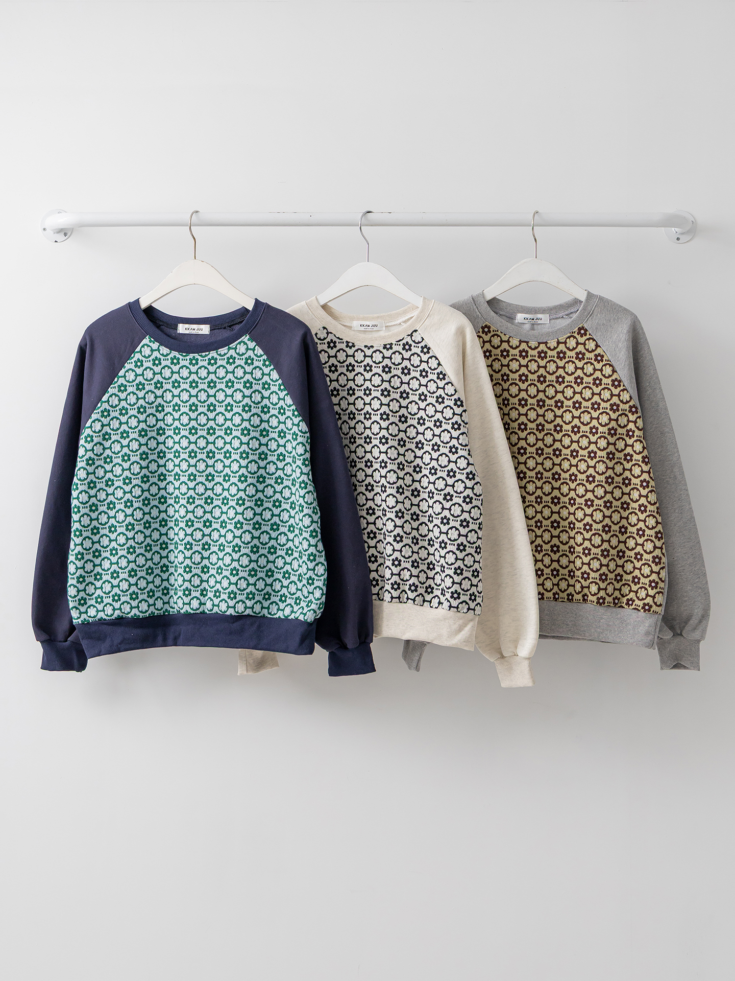 裏起毛ラウンドネック花柄カラースウェット | 詳細画像2