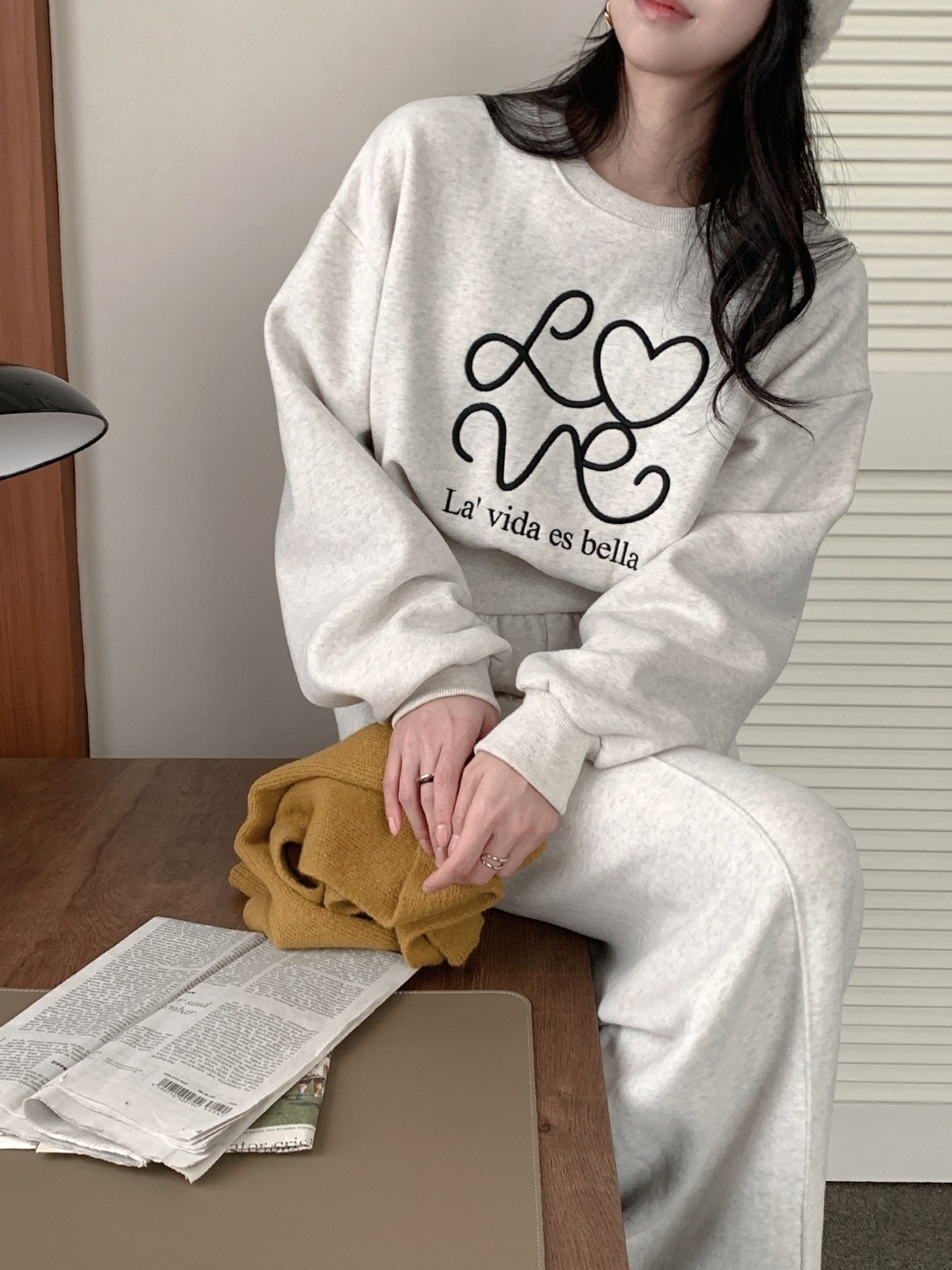 裏起毛ラウンドネックウエストゴムレタリング刺繍セットアップ | 詳細画像3