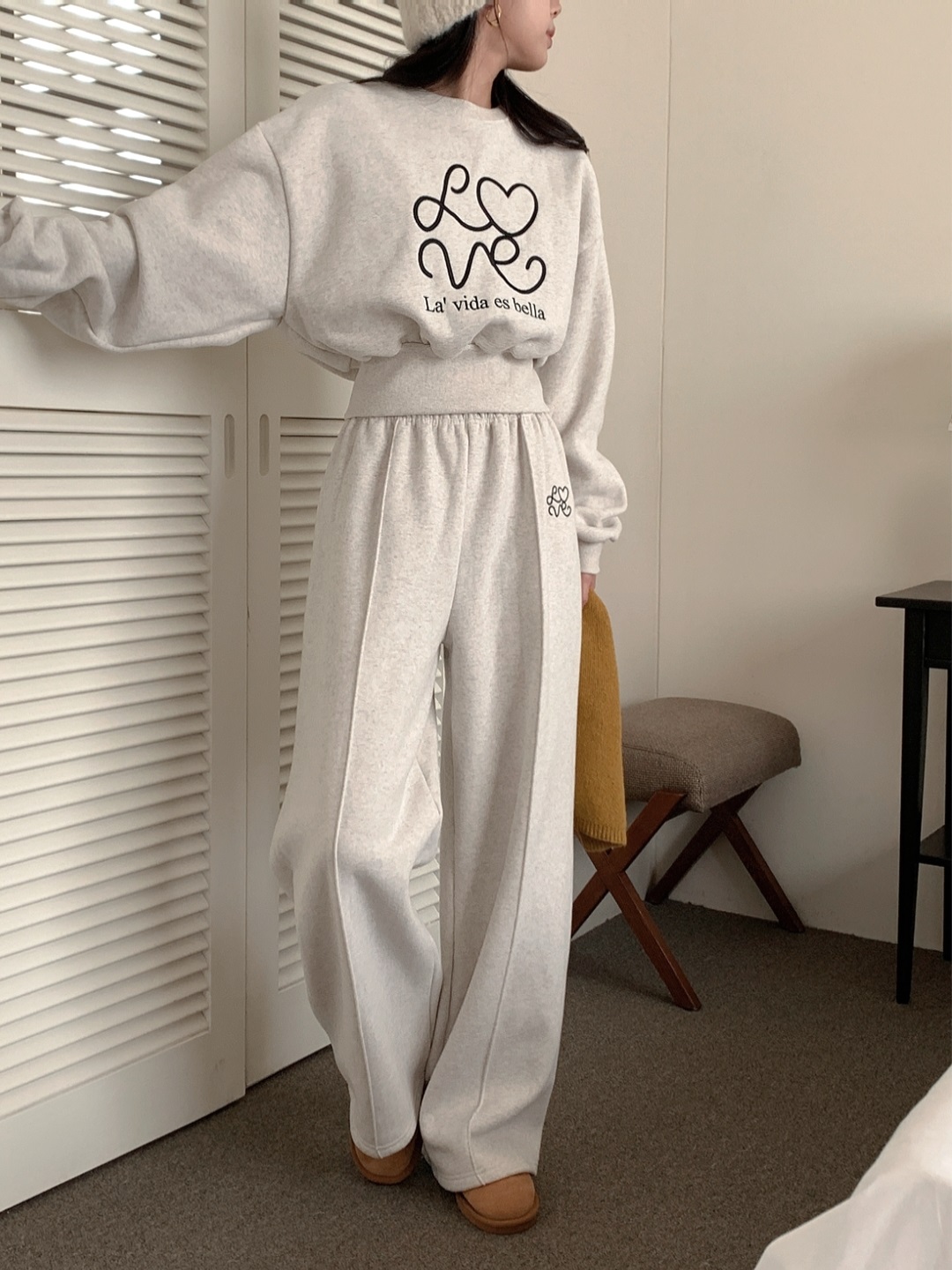 裏起毛ラウンドネックウエストゴムレタリング刺繍セットアップ | 詳細画像15