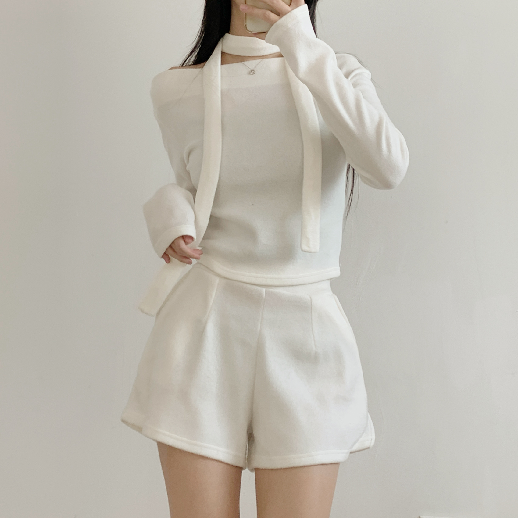 裏起毛ストレッチラウンドネックスリム長袖Tシャツストラップ付 | 詳細画像5