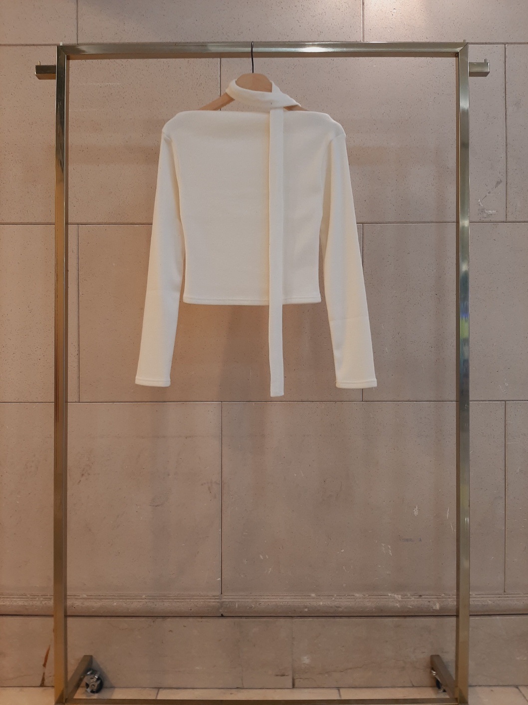 裏起毛ストレッチラウンドネックスリム長袖Tシャツストラップ付 | 詳細画像9