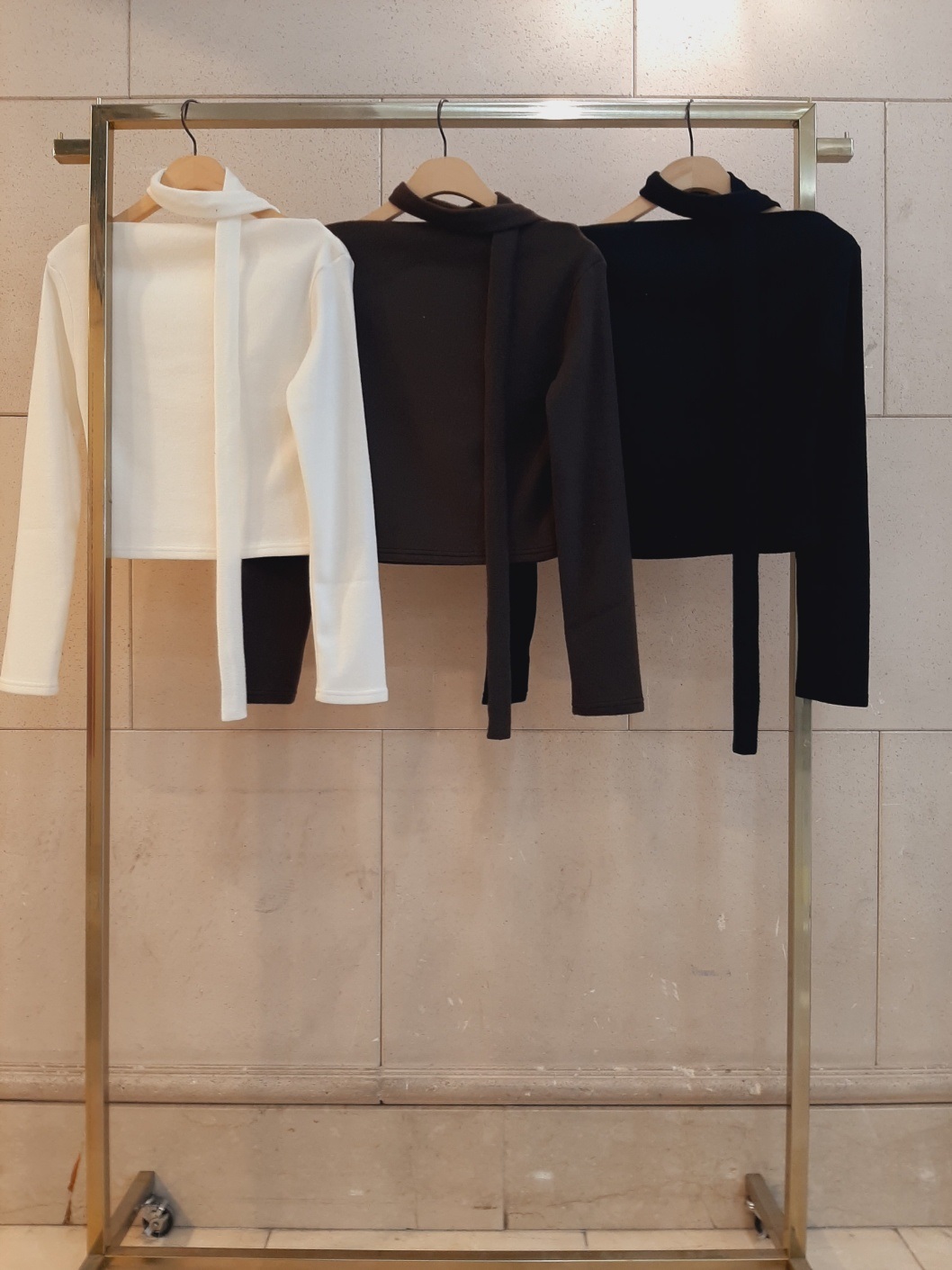 裏起毛ストレッチラウンドネックスリム長袖Tシャツストラップ付 | 詳細画像13