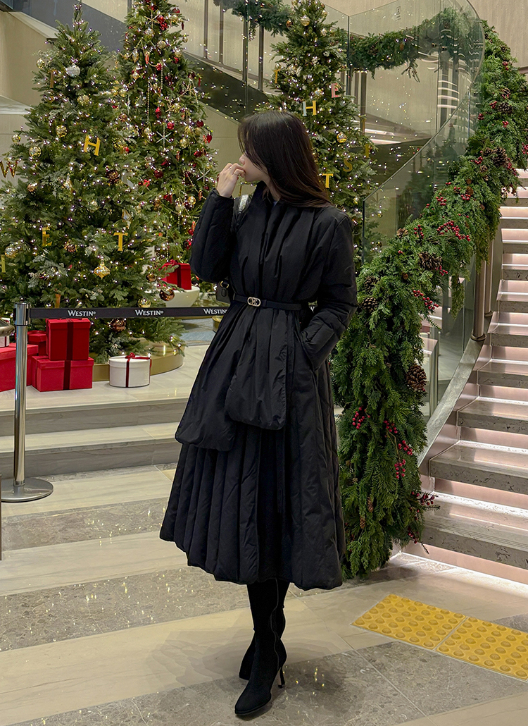 ANIECAマフラー付きウールダウンコート　ブラック セール】マフラー付き フラッフィーダックダウンジャケット（ダウン