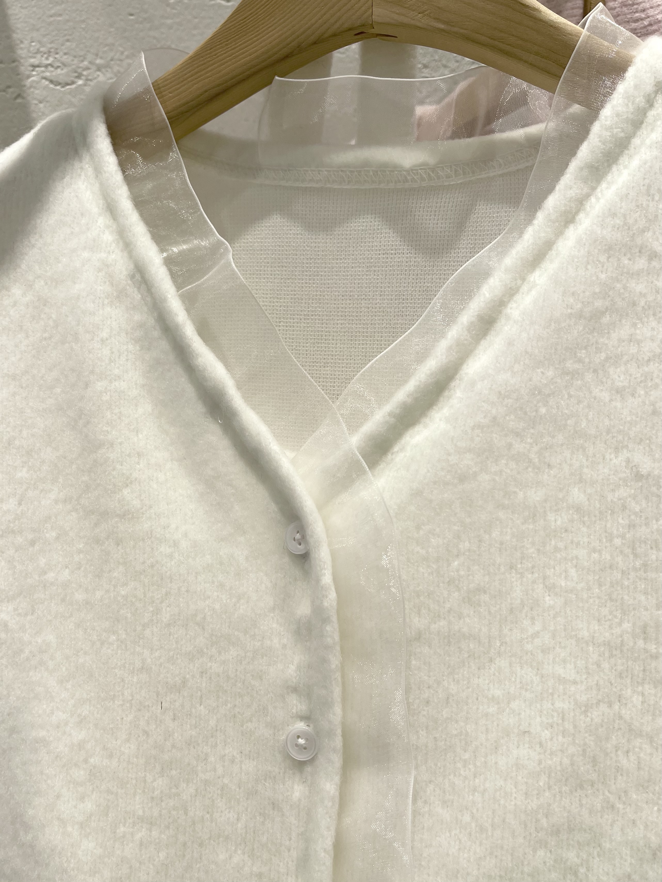 Vネックシャーリングアンバランスアンサンブルストラップ付 | 詳細画像23