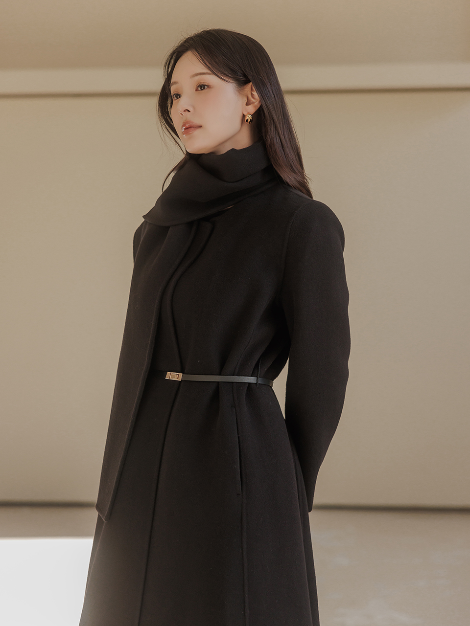 ウール混カシミヤ混ストラップラウンドネックノーカラーポケットロング