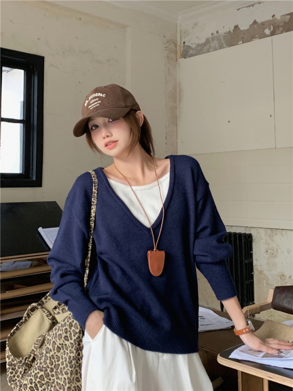 Vネックレイヤード風ルーズ配色ニット | 詳細画像3