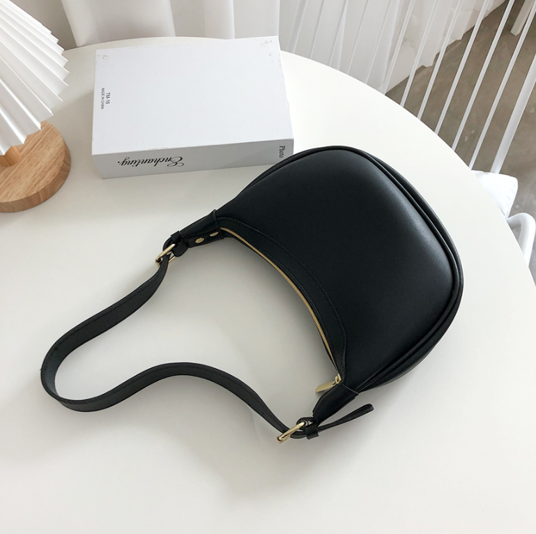 レザー調シンプルショルダーバッグストラップ付 | 詳細画像10