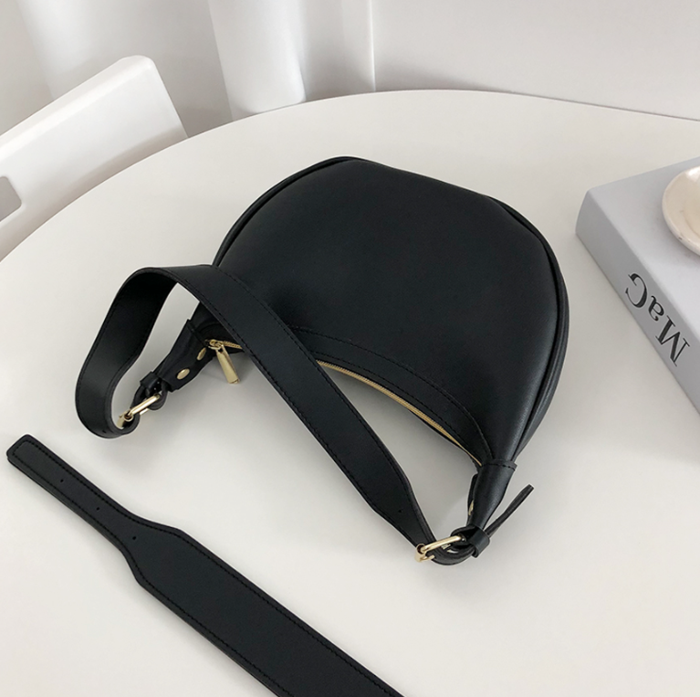 レザー調シンプルショルダーバッグストラップ付 | 詳細画像12