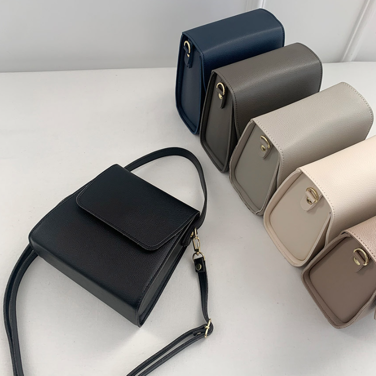 レザー調ショルダーバッグ | 詳細画像2