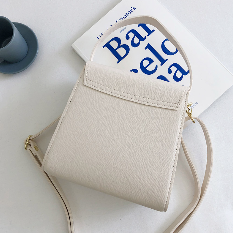 レザー調ショルダーバッグ | 詳細画像8