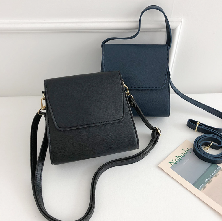 レザー調ショルダーバッグ | 詳細画像17