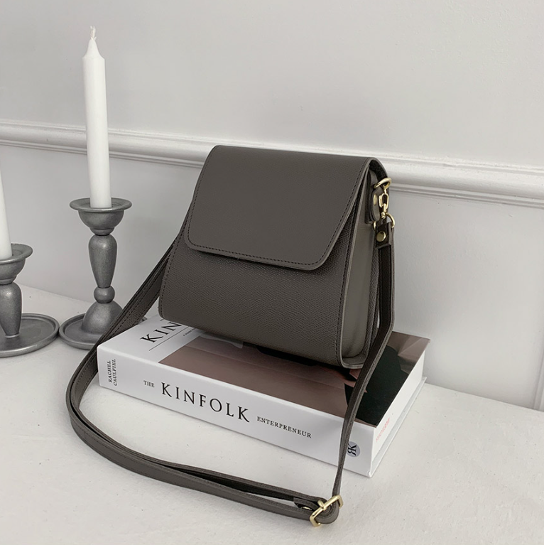 レザー調ショルダーバッグ | 詳細画像22