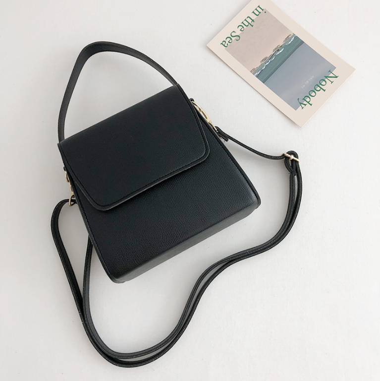 レザー調ショルダーバッグ | 詳細画像28