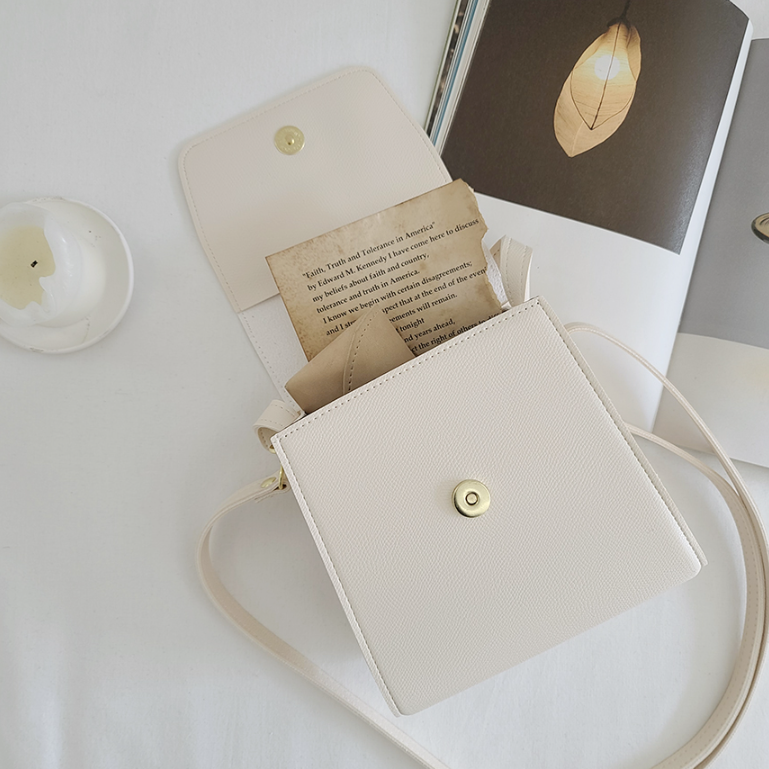 レザー調ショルダーバッグ | 詳細画像30