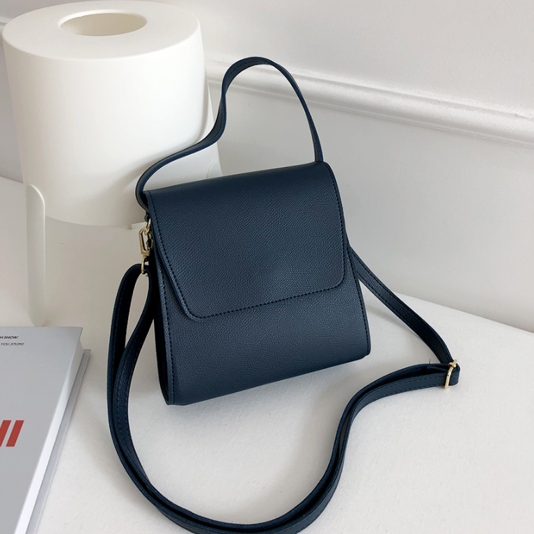 レザー調ショルダーバッグ | 詳細画像33