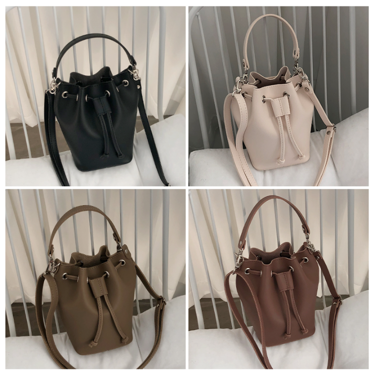 レザー調ショルダーバッグストラップ付 | 詳細画像4