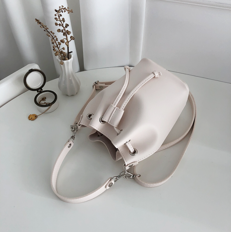 レザー調ショルダーバッグストラップ付 | 詳細画像15