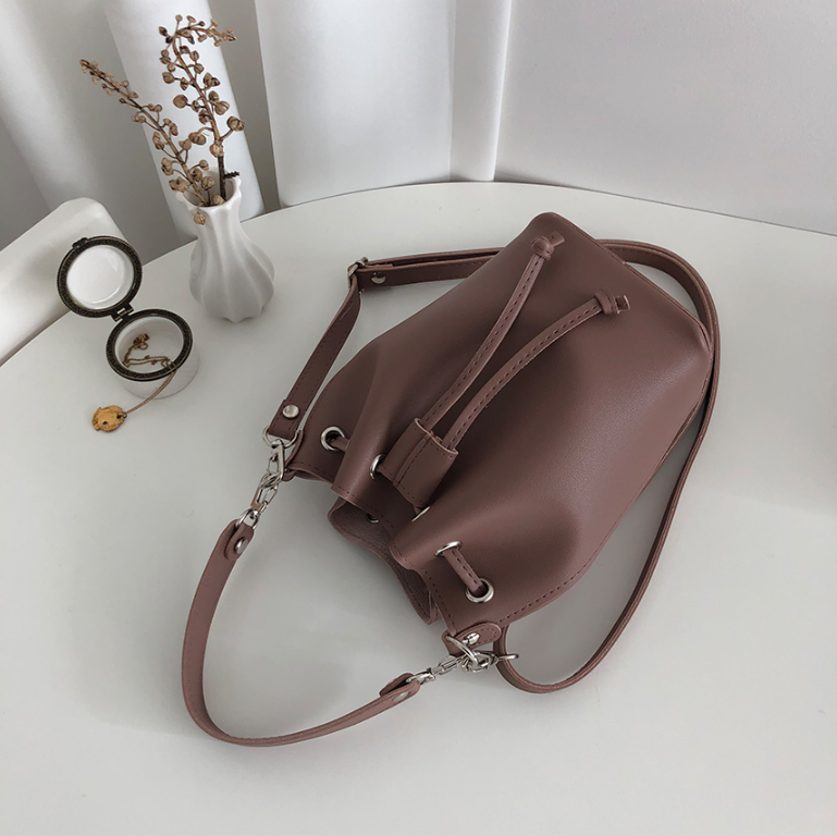 レザー調ショルダーバッグストラップ付 | 詳細画像29