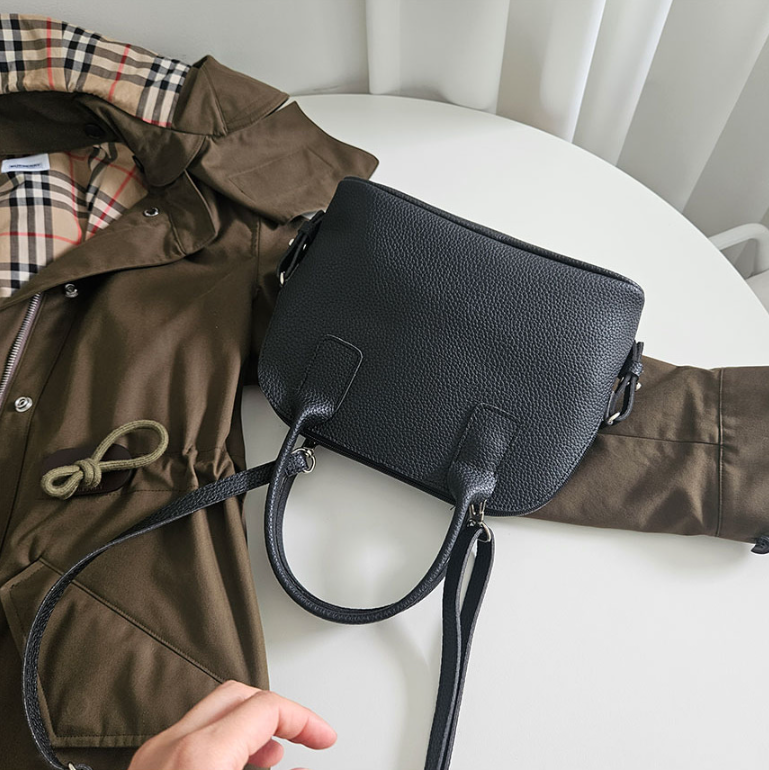 レザー調シンプルショルダーバッグ | 詳細画像10