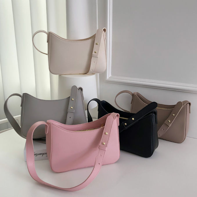 レザー調シンプル無地ショルダーバッグ | 詳細画像2