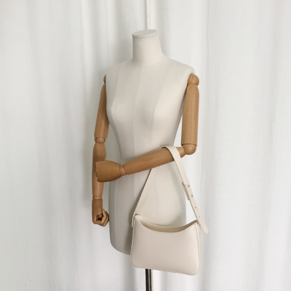 レザー調シンプル無地ショルダーバッグ | 詳細画像3