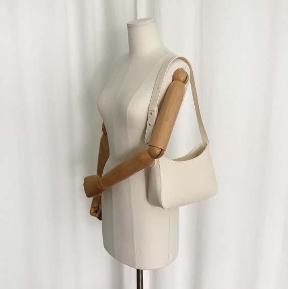 レザー調シンプル無地ショルダーバッグ | 詳細画像4