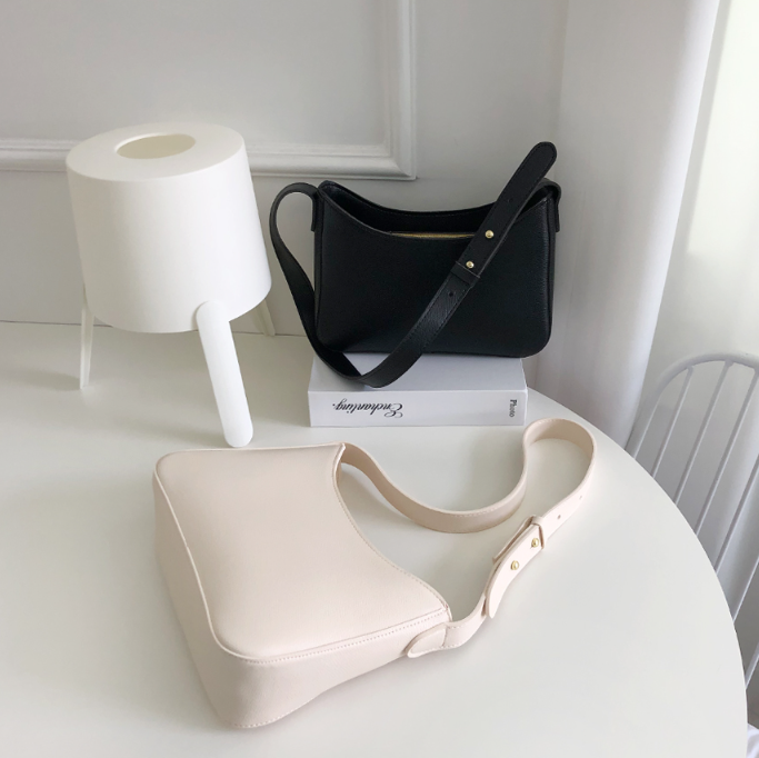 レザー調シンプル無地ショルダーバッグ | 詳細画像5