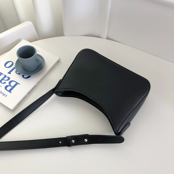 レザー調シンプル無地ショルダーバッグ | 詳細画像6