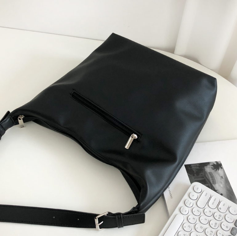 レザー調ビッグショルダーバッグ | 詳細画像13