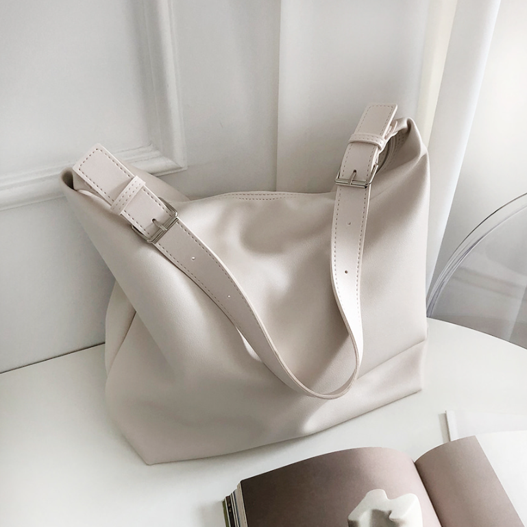 レザー調ビッグショルダーバッグ | 詳細画像17