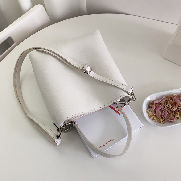 レザー調ショルダーバッグトートバッグ2WAYストラップセット(バックルあり) | 詳細画像13