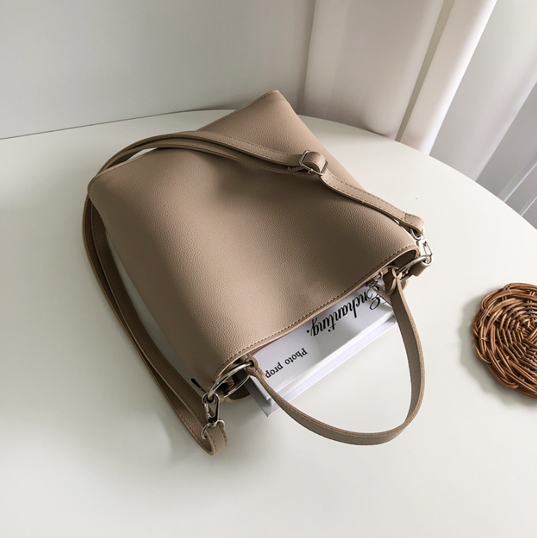 レザー調ショルダーバッグトートバッグ2WAYストラップセット(バックルあり) | 詳細画像17