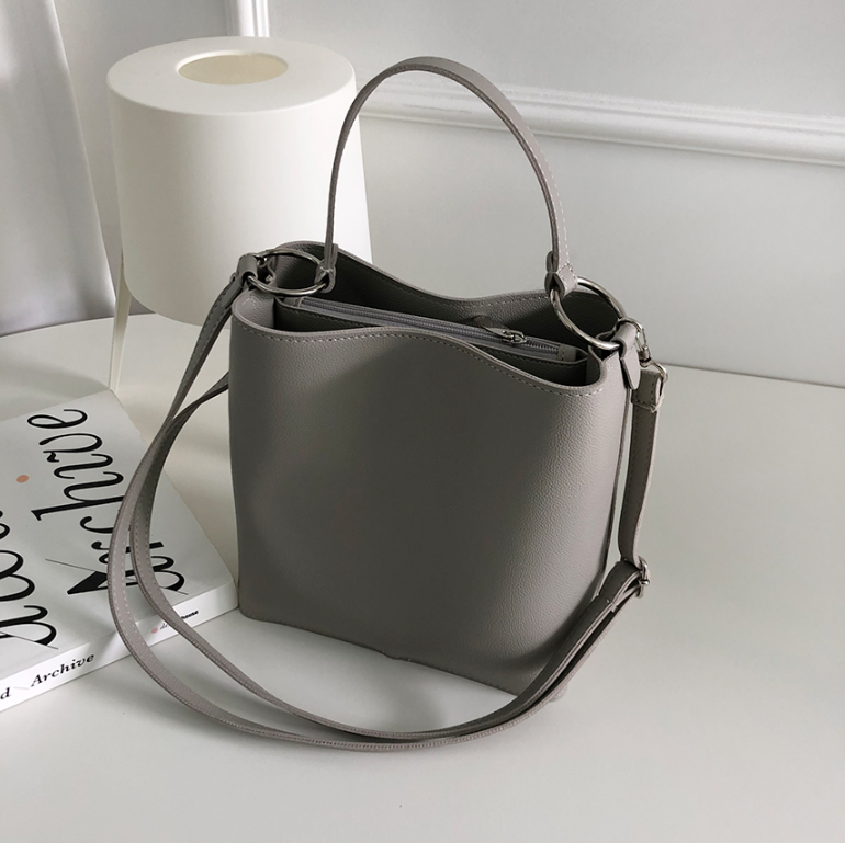 レザー調ショルダーバッグトートバッグ2WAYストラップセット(バックルあり) | 詳細画像18