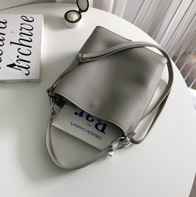 レザー調ショルダーバッグトートバッグ2WAYストラップセット(バックルあり) | 詳細画像19