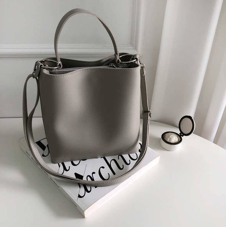 レザー調ショルダーバッグトートバッグ2WAYストラップセット(バックルあり) | 詳細画像20