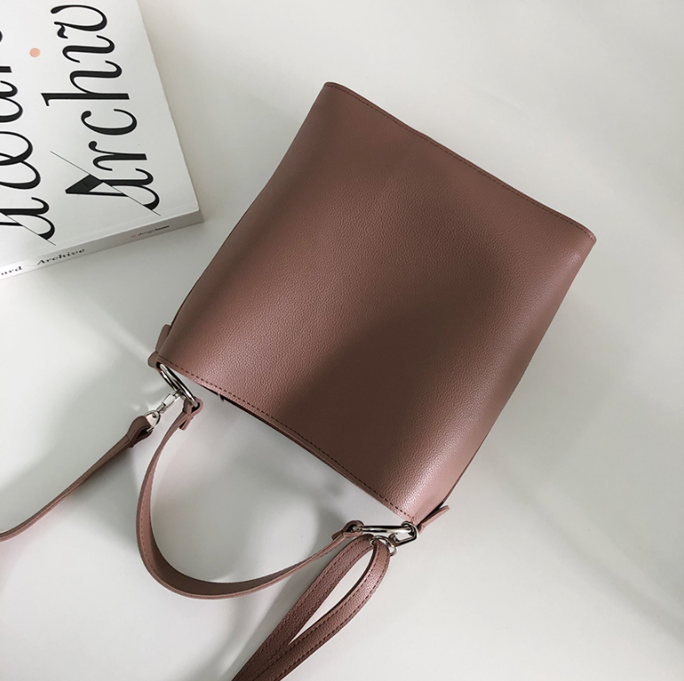 レザー調ショルダーバッグトートバッグ2WAYストラップセット(バックルあり) | 詳細画像23